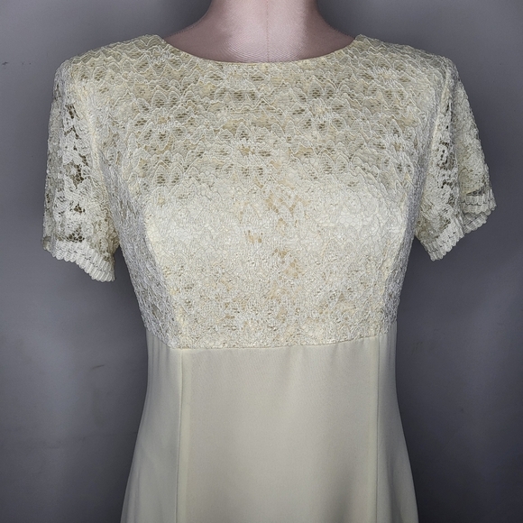 Vintage Lanz of Salzburg Pale Yellow/Ivory Lace Gown Mother of the Bride Size 6 - Picture 2 of 10